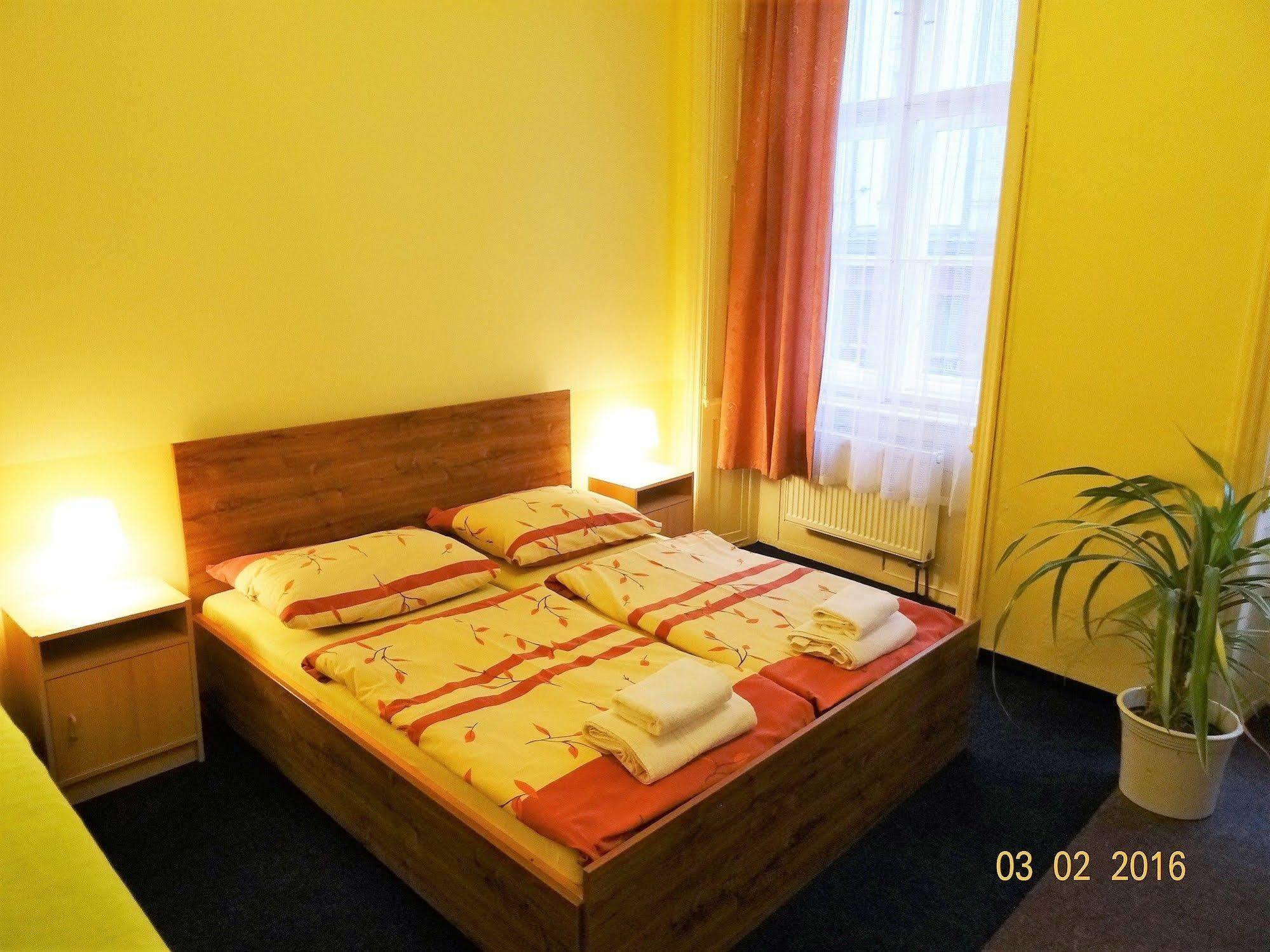 U Dvou Zlatych Klicu Hotel Praga